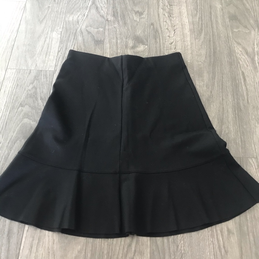 Aritzia Wilfred Peplum Skirt